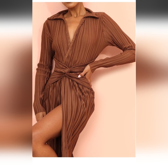 Pretty Little Thing Chocolate Plisse Collar Twist Detail Midaxi Dress - Picture 4 of 9